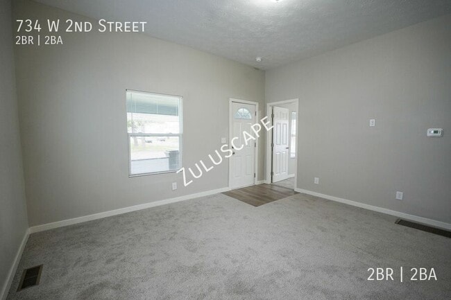 Photo - 734 W 2nd St