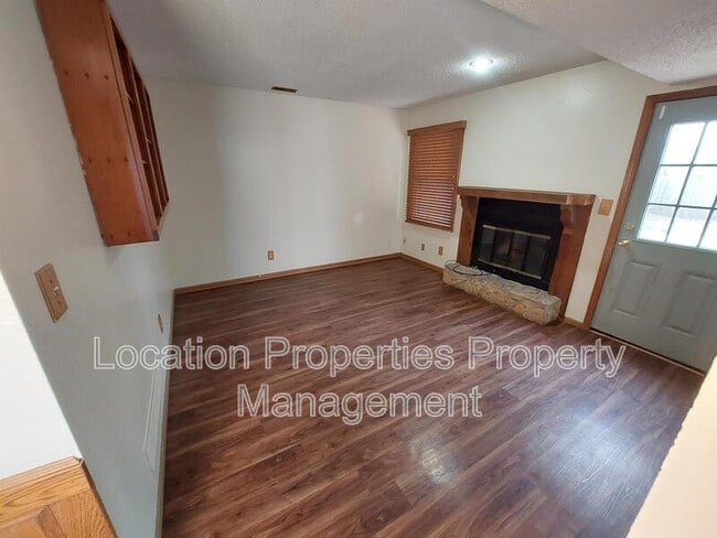 Photo - 1903 W 3rd St