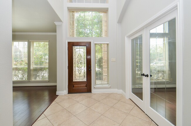 Building Photo - 9819 St Romain Dr Rental
