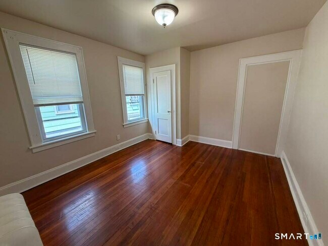 Photo - 223 Wayne St Unidad 2nd Fl.
