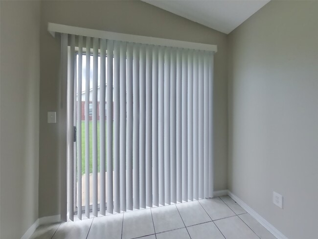 Photo - 3234 Kelling St