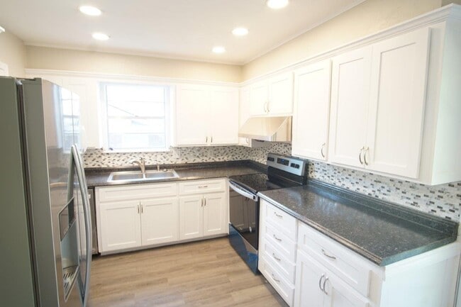Photo - 2035 Allenhurst St