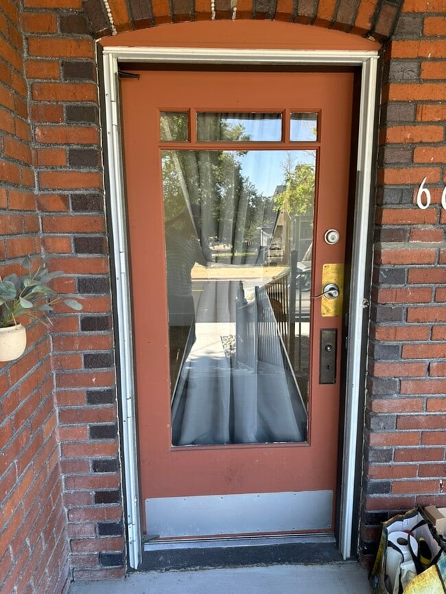 Photo - 609 W 11th St Unit A