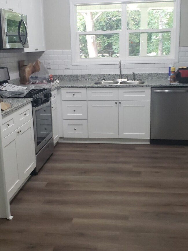 Photo - Lovely 4 Bedroom Home