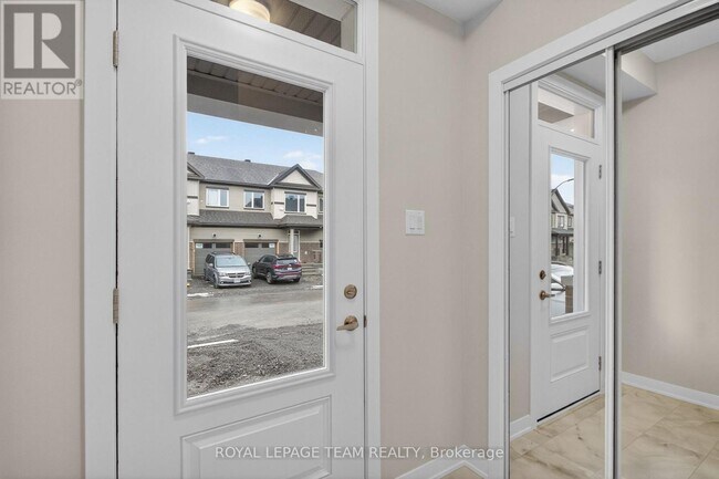 Photo - 297 Les Emmerson Dr