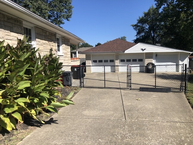 Photo - 113 Southview Terrace