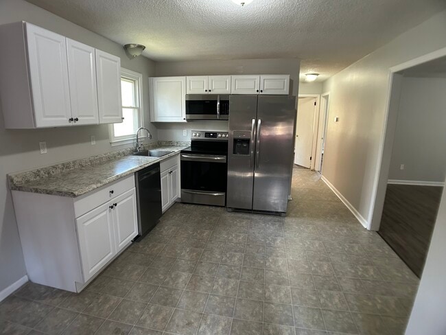 Building Photo - 702 Old Colchester Rd Unit 18 Rental