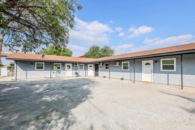 Building Photo - 1920 Madison St Unit 2