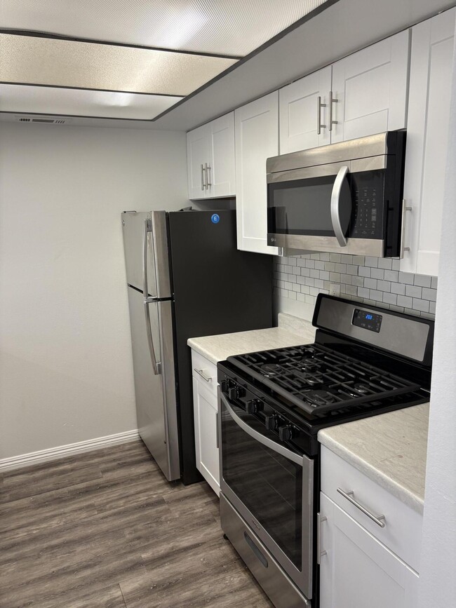 Photo - 2339 Lillyvale Ave Unit 154