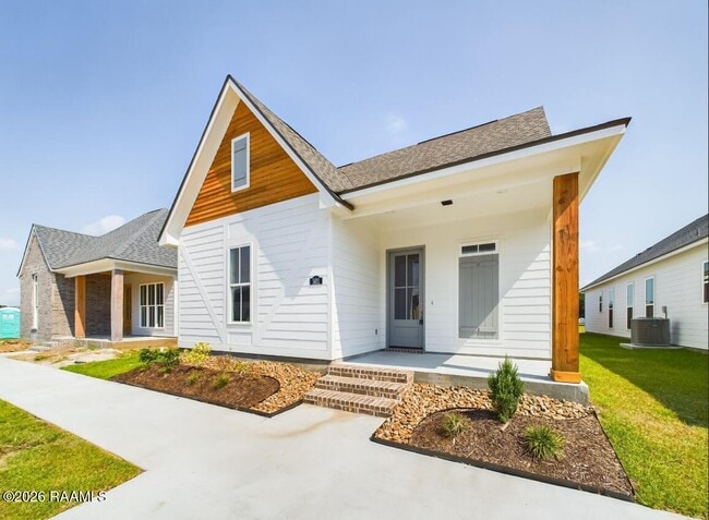 Building Photo - 501 Flores Ct