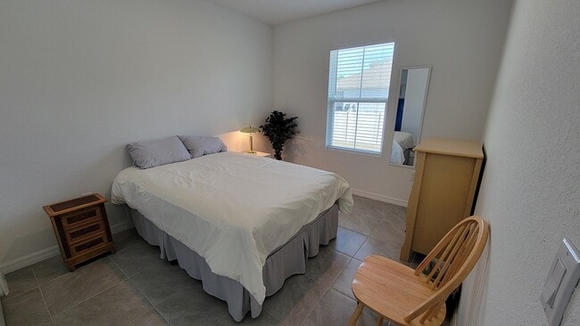 Photo - 733 Cleaves St SE Unit cleaves