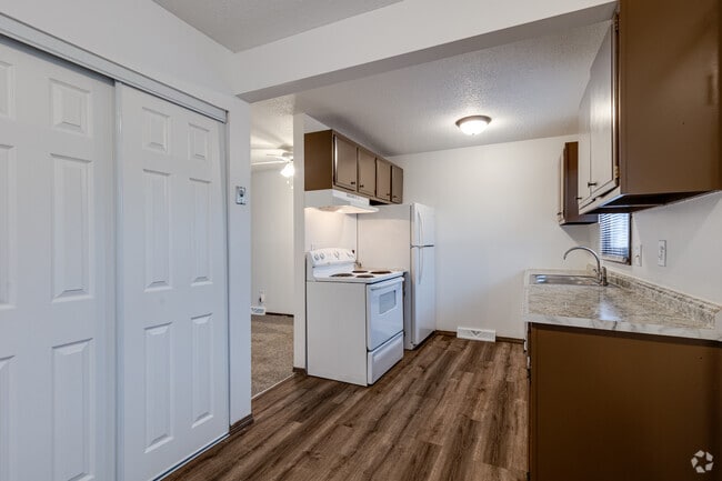 2BR, 1.5BA - 1,050SF - Kitchen