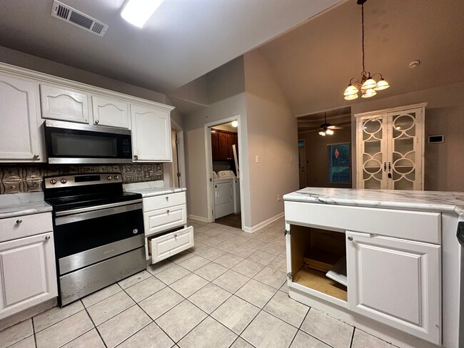 Photo - 131 Carolyn Ave