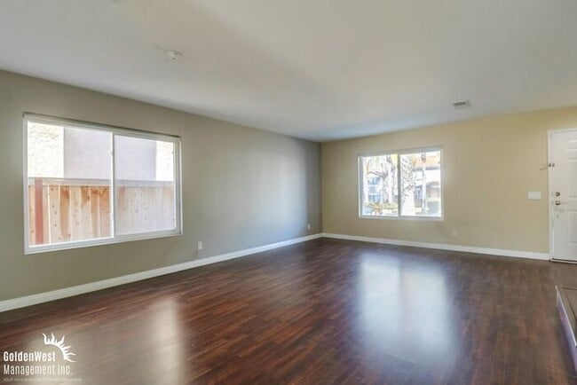 Photo - Gorgeous Upgraded 4Bdm 2.5Ba Home in Chula Vista Cul-de-Sac Community!