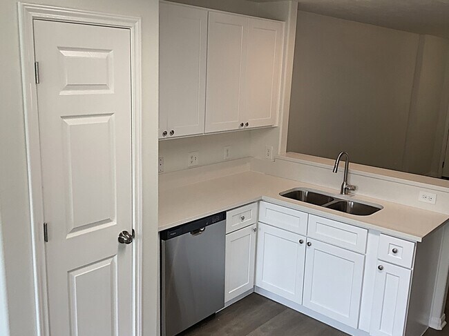 Photo - 910 Redcrest Springs Ct