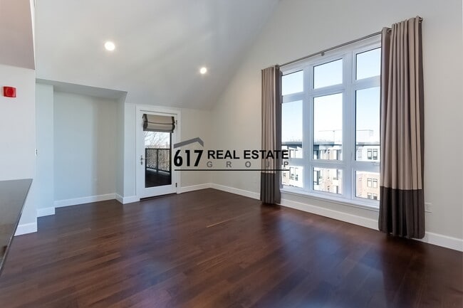 Photo - 1501 Commonwealth Ave Unidad PH3