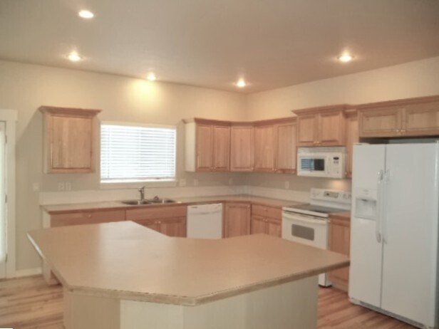 Photo - 549 S Lodestone Ave