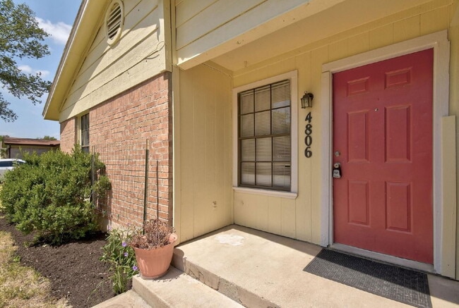 Photo - 4806 Russet Hill Dr