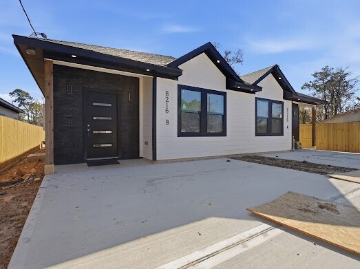 Photo - 8216 Locksley Rd
