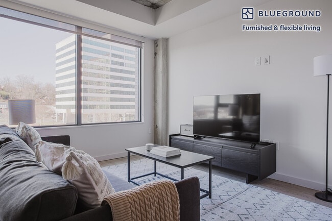 Photo - 3030 Potomac Ave Unidad FL3-ID1014