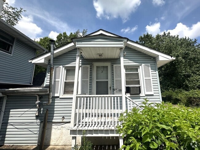 Building Photo - 45 Bristol Rd Unit 3 Rental