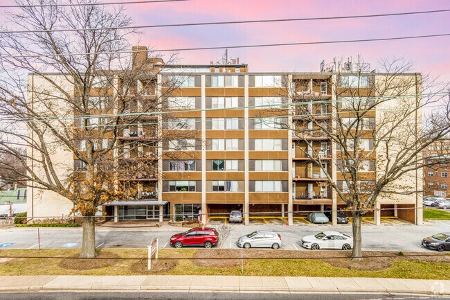 4401 Lee Hwy - Lorcom House