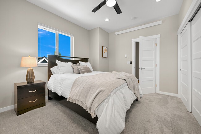 Photo - 5690 Sunstone Pl