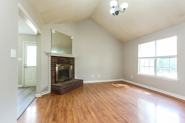 Photo - 4089 Gouverneur St
