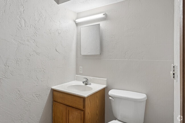 1BR, 1BA - North Single Suite - Bathroom
