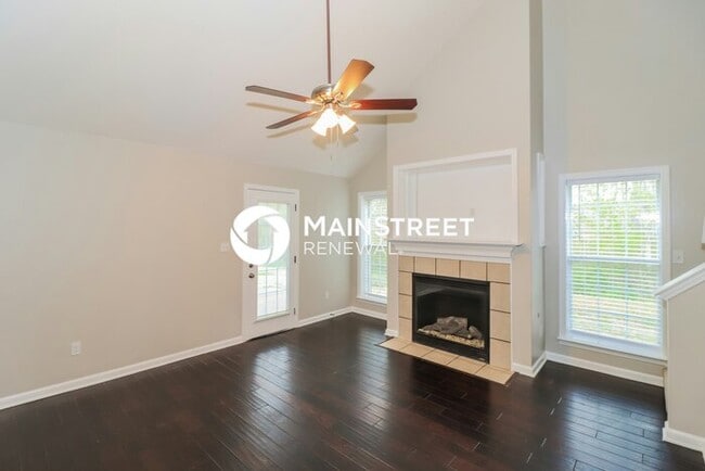 3 Bedroom Pet-Friendly Home in Cordova, TN with Main Street Renewal