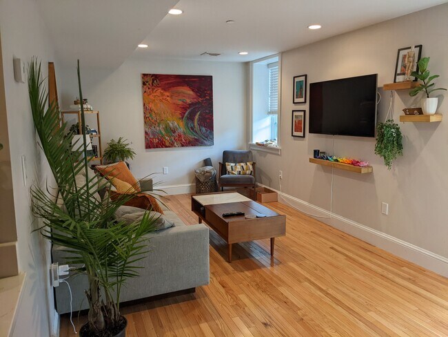 Photo - 16 Harvard Ter