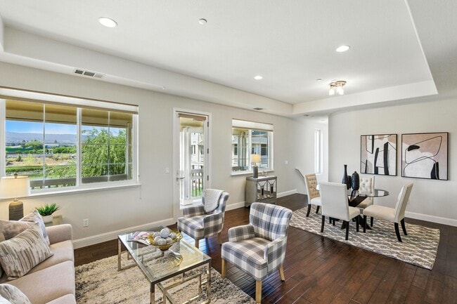 Photo - 636 Fan Tail Way