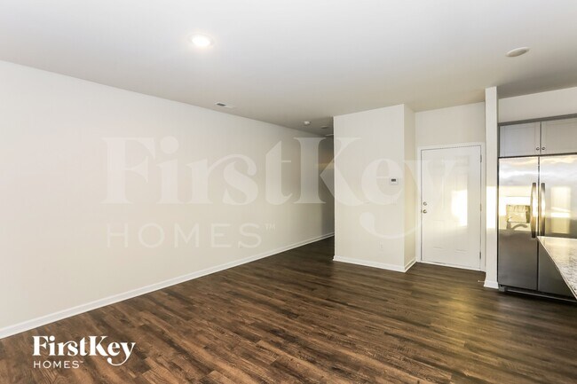 Photo - 10717 Rivergate Dr NW