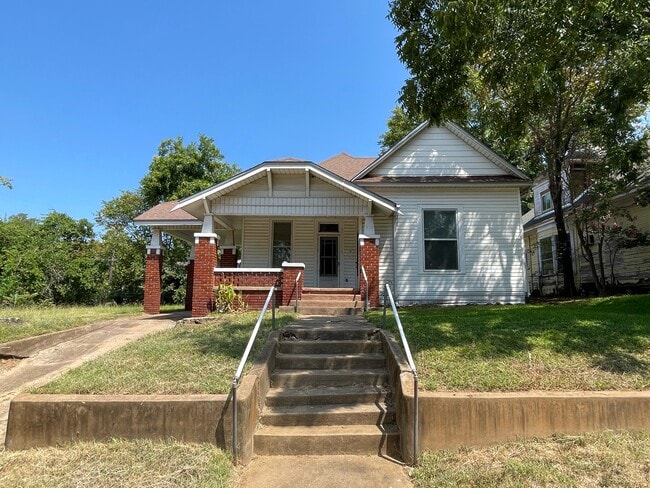 Building Photo - 505 E Main St Rental
