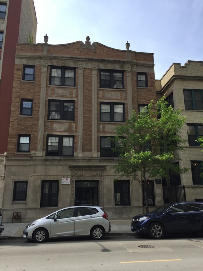 Photo - 511 W Belmont Ave Condo