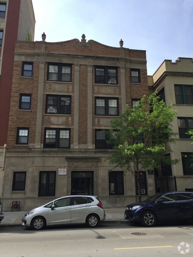Building Photo - 511 W Belmont Ave Rental