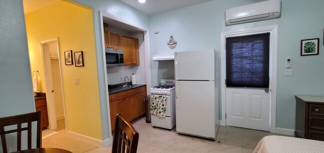 Photo - 5811 Crystal Rd