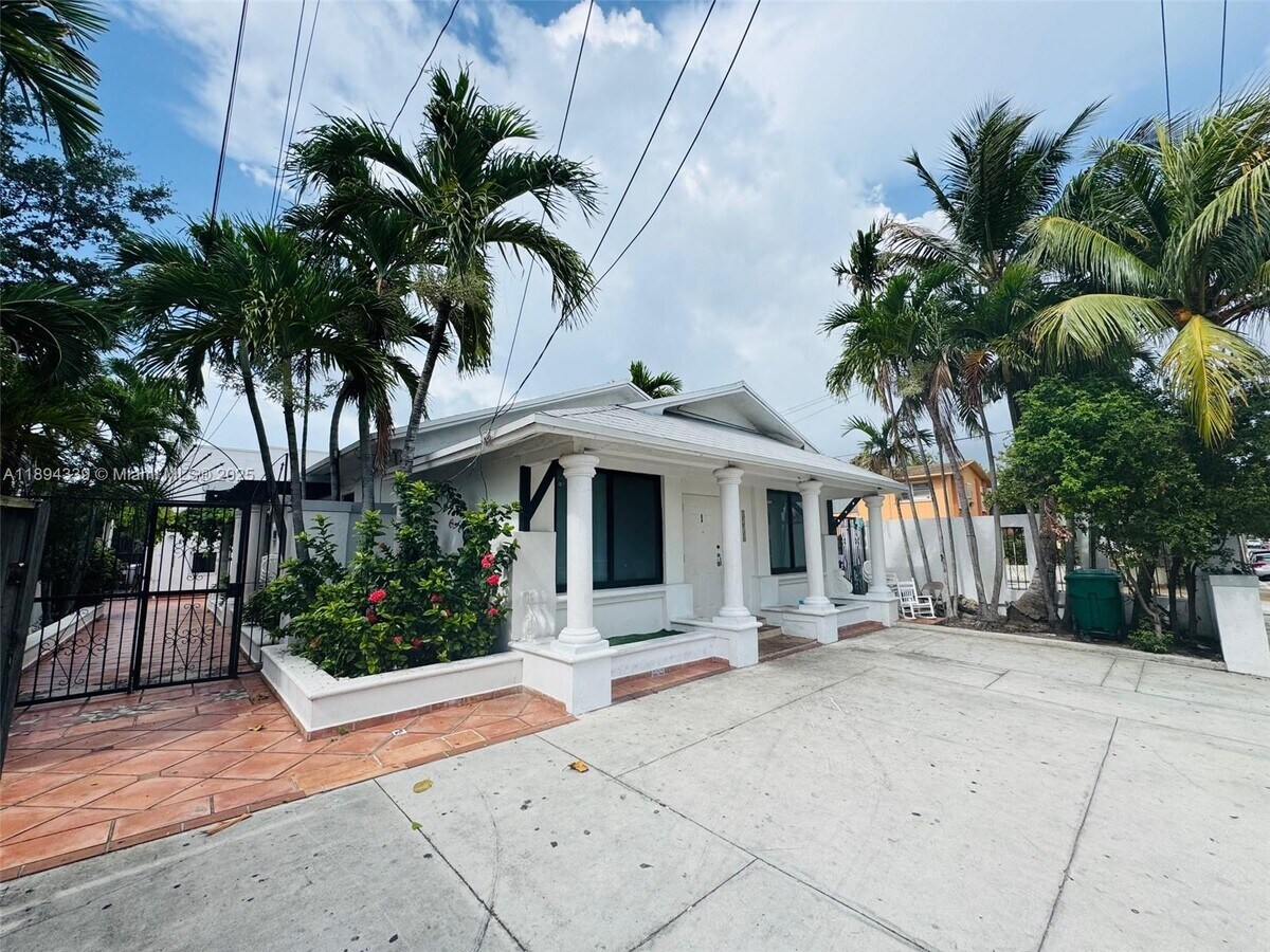 Photo - 1238 SW 4th St Unidad 1