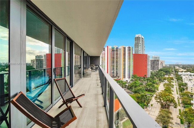 Building Photo - 1451 Brickell Ave Unit 1605