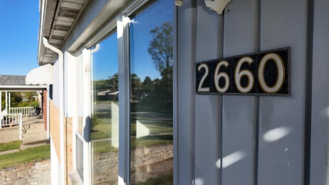 Photo - 2660 Sandhurst Dr