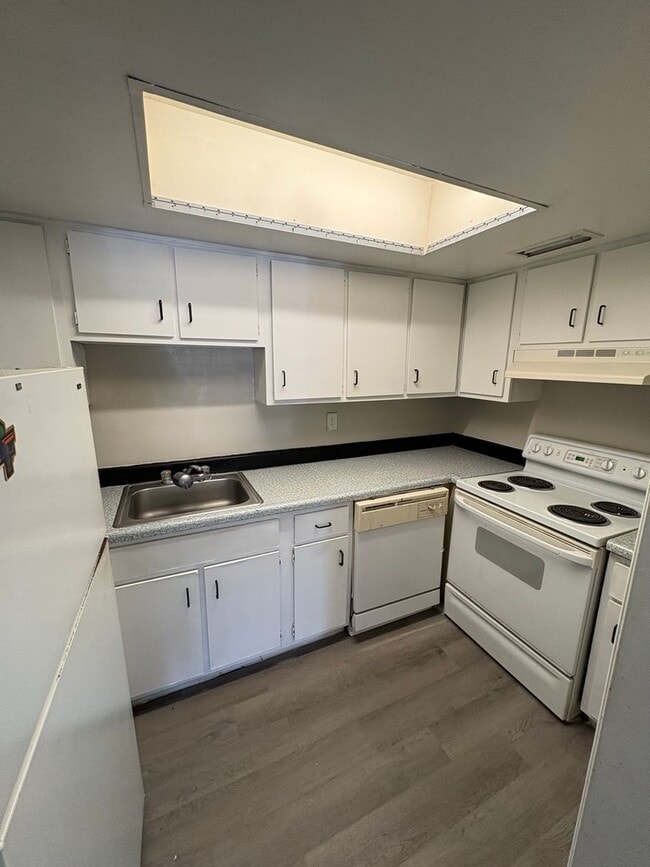 Photo - Spacious Studio in Maitland!