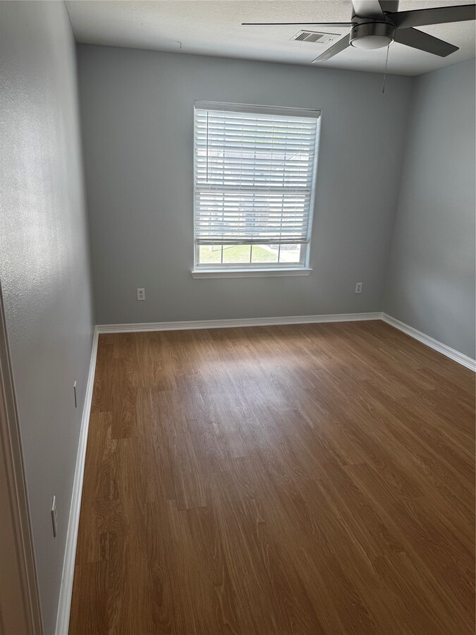 Photo - 4640 Knoxville St