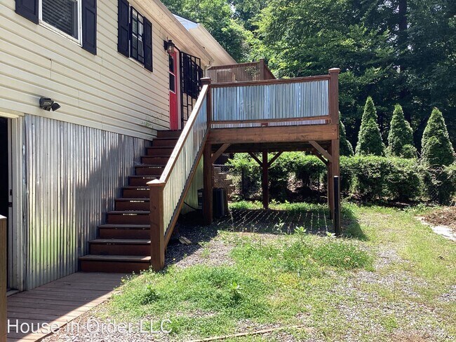 Photo - 2 br, 1 bath House - 34 Erskine Ave.