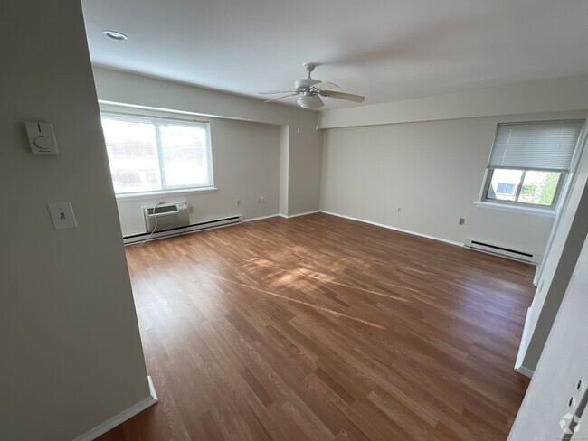 Building Photo - 1611 Washington Blvd Unit 303 Rental