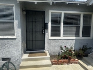 Building Photo - 2576 N Buena Vista St Unit 2576 Rental