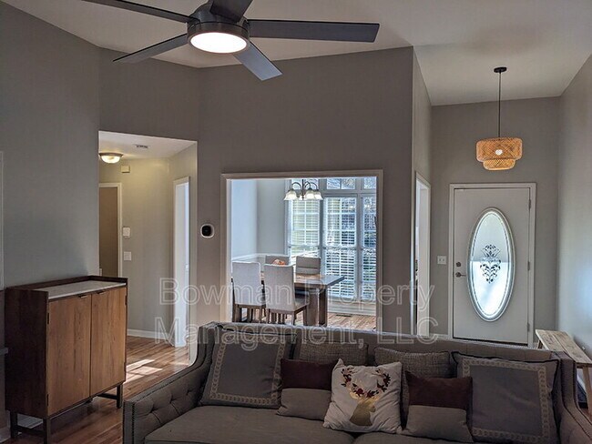 Photo - 180 Twin Creek Ct