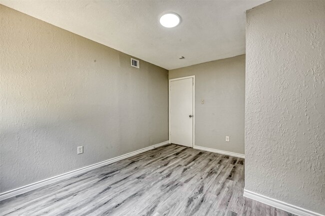 Photo - 5962 Willow Glen Dr