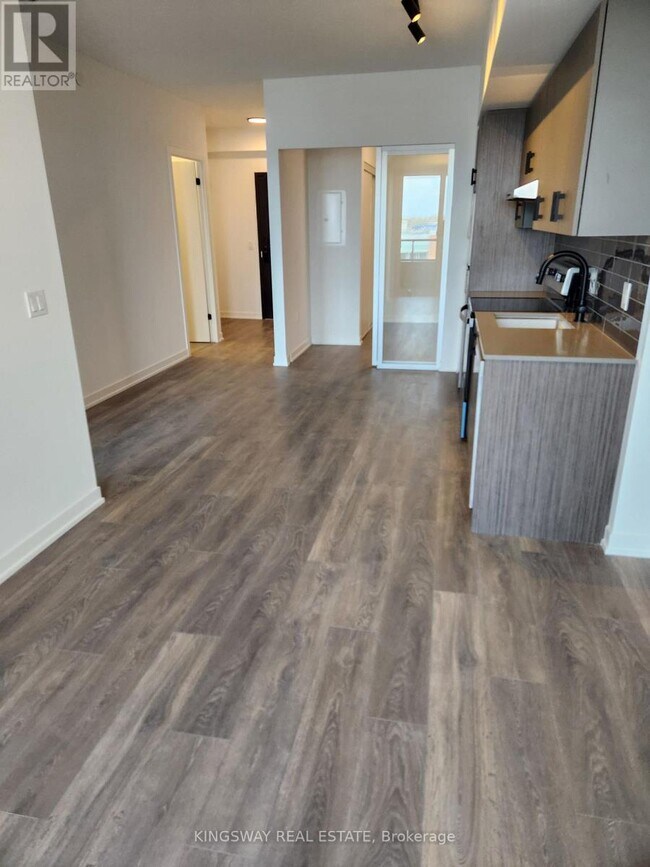 Photo - 4878 Powers Cmn Unité 425