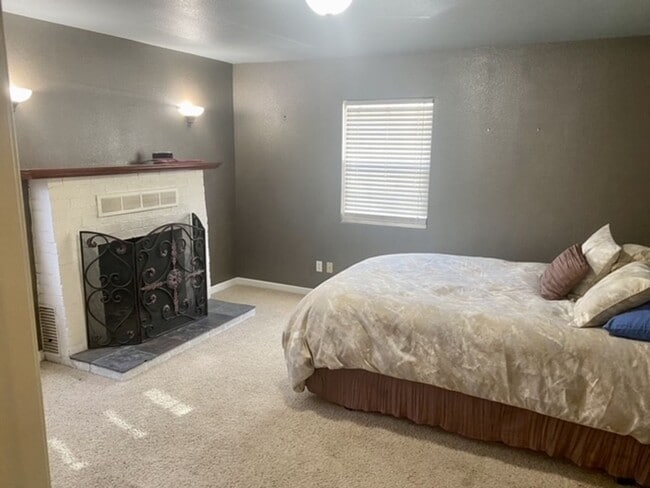 Photo - Charming 3-Bedroom Cottage with Fenced Yar...