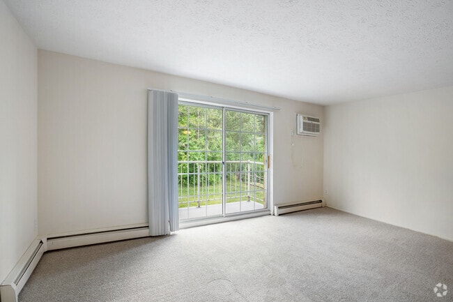 2BR, 1BA - 830SF - Living Area